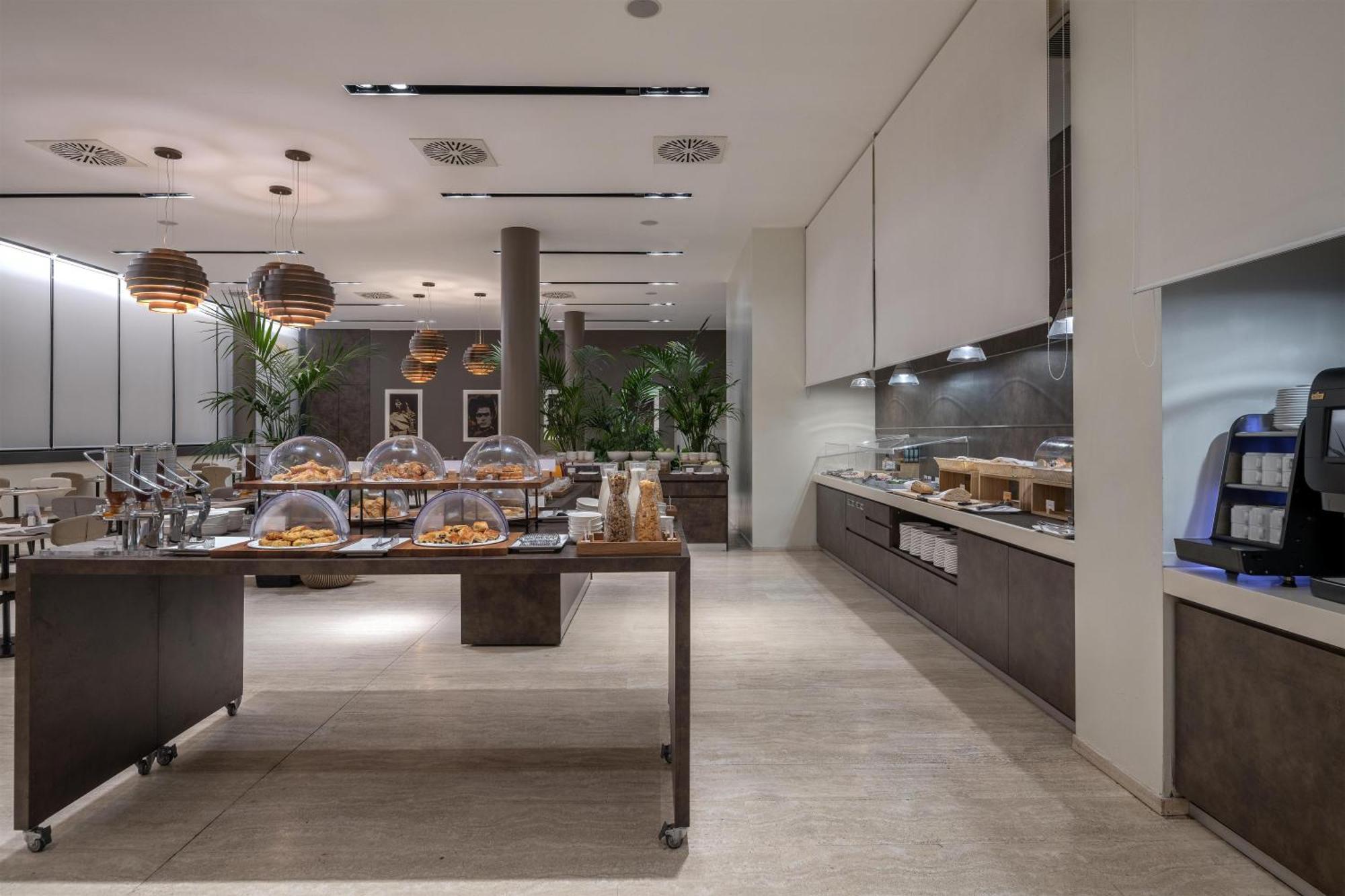 Hilton Garden Inn Milan North — Фото 1